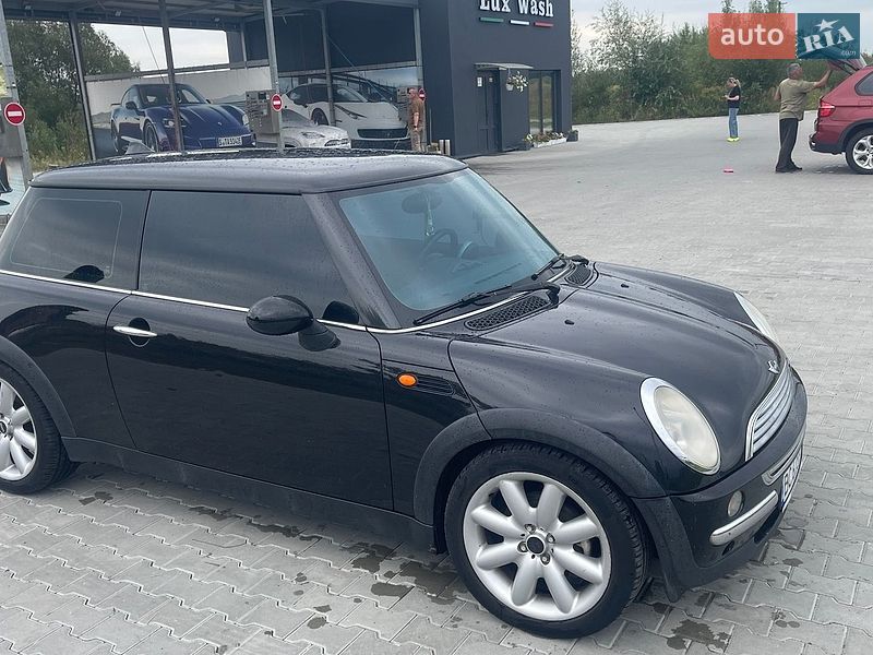 Хетчбек MINI Cooper 2002 в Городку