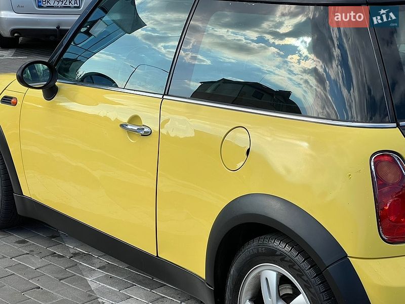 Хэтчбек MINI Cooper 2005 в Ровно