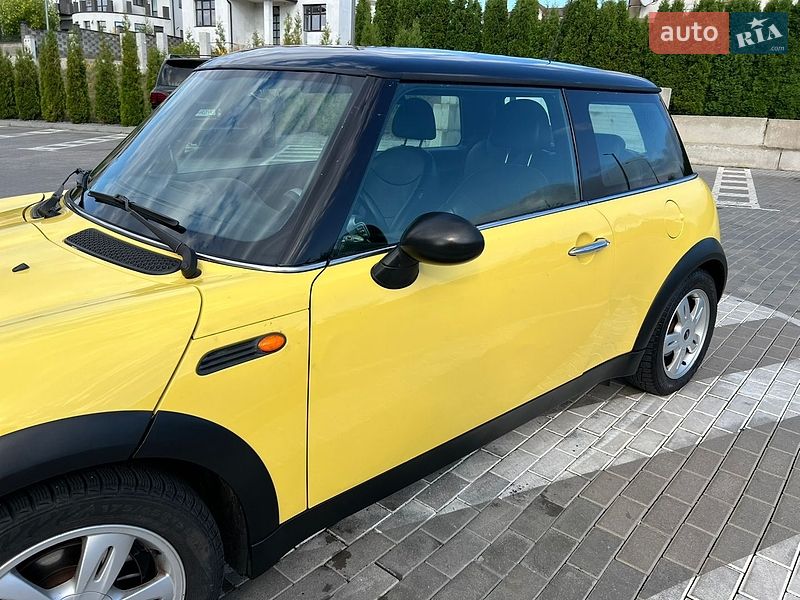 Хэтчбек MINI Cooper 2005 в Ровно