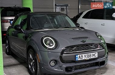 Хэтчбек MINI Cooper 2016 в Львове Хэтчбек MINI Cooper 2016 в Львове