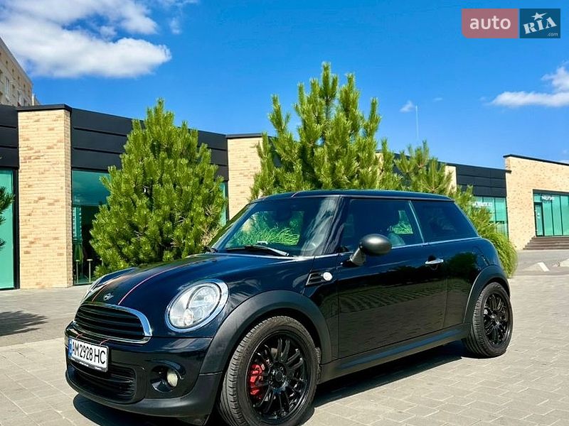 Хэтчбек MINI Cooper 2012 в Хмельницком