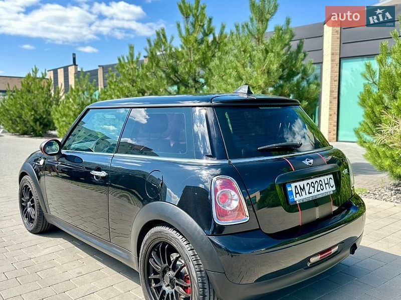 Хэтчбек MINI Cooper 2012 в Хмельницком