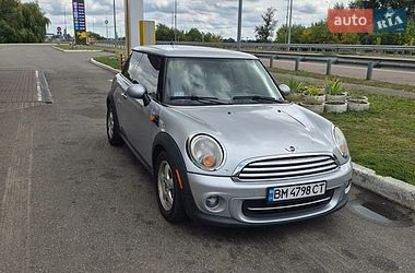 Хэтчбек MINI Cooper 2010 в Лохвице