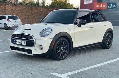 Хэтчбек MINI Cooper 2017 в Дубно Хэтчбек MINI Cooper 2017 в Дубно