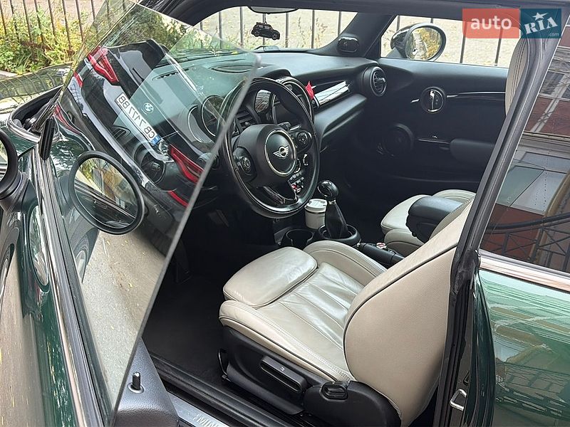 Хэтчбек MINI Cooper 2017 в Чернигове
