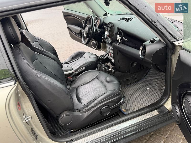 Хэтчбек MINI Cooper 2007 в Львове