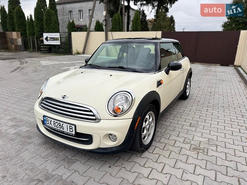 Хэтчбек MINI Cooper 2012 в Хмельницком