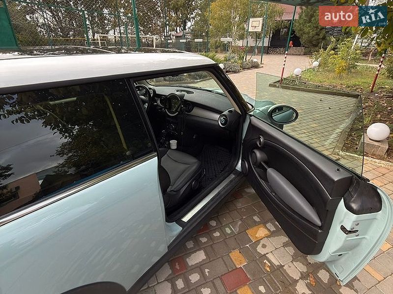 Хэтчбек MINI Cooper 2012 в Одессе
