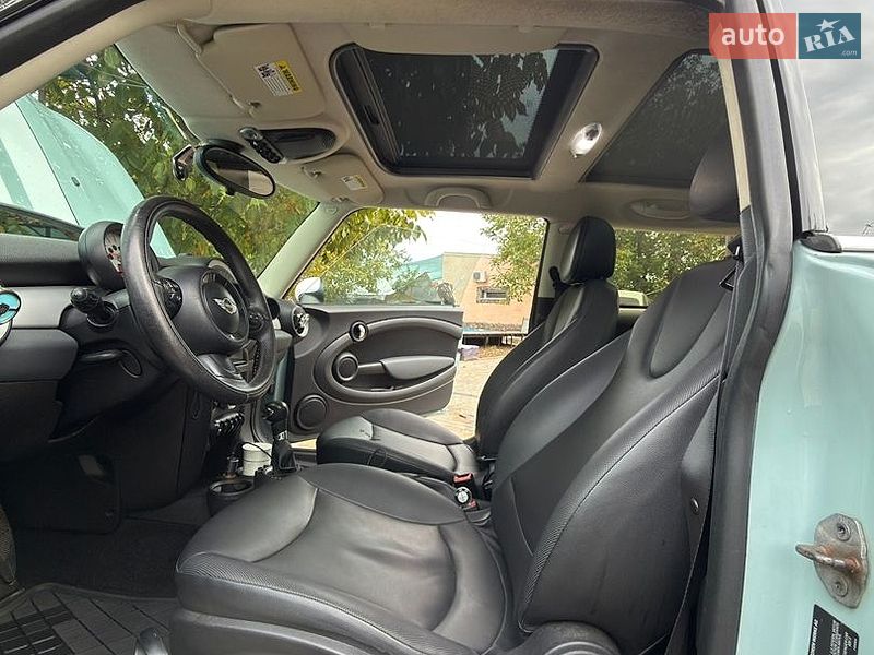 Хэтчбек MINI Cooper 2012 в Одессе