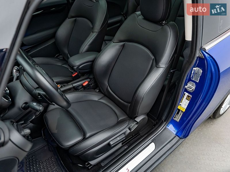 Хэтчбек MINI Cooper 2019 в Киеве
