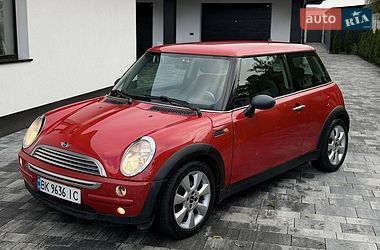 Хэтчбек MINI Cooper 2003 в Ровно Хэтчбек MINI Cooper 2003 в Ровно