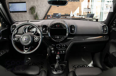 Позашляховик / Кросовер MINI Countryman 2018 в 