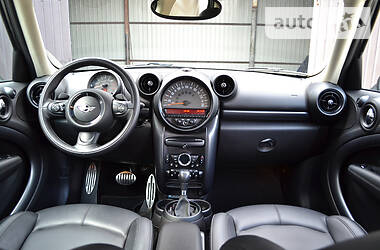 Позашляховик / Кросовер MINI Countryman 2015 в 