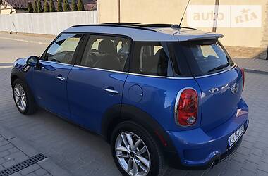 Позашляховик / Кросовер MINI Countryman 2013 в 