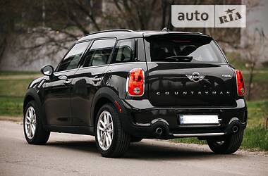 Внедорожник / Кроссовер MINI Countryman 2015 в Киеве