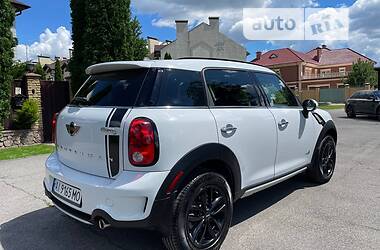 Хэтчбек MINI Countryman 2015 в Киеве