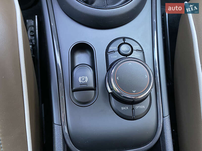 Внедорожник / Кроссовер MINI Countryman 2017 в Киеве