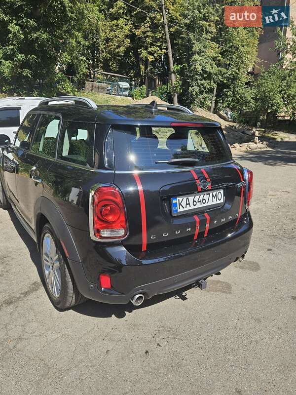 Хэтчбек MINI Countryman 2017 в Киеве