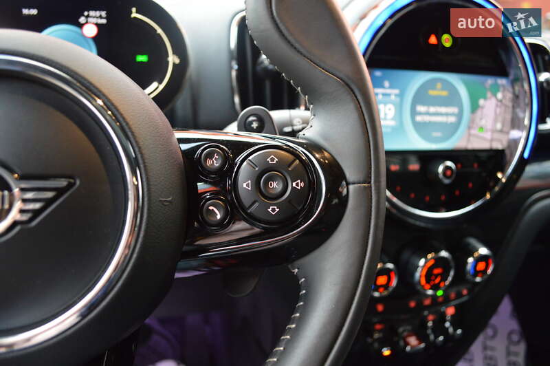 Хэтчбек MINI Countryman 2019 в Львове