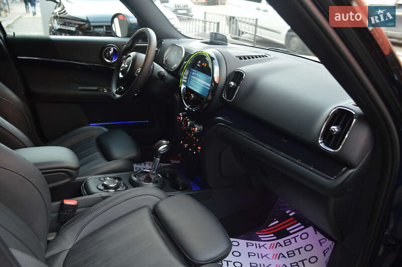 Хэтчбек MINI Countryman 2019 в Львове