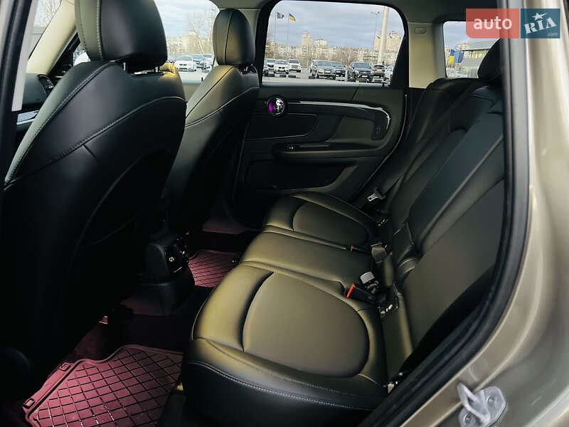 Хэтчбек MINI Countryman 2017 в Киеве