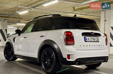 Хэтчбек MINI Countryman 2019 в 