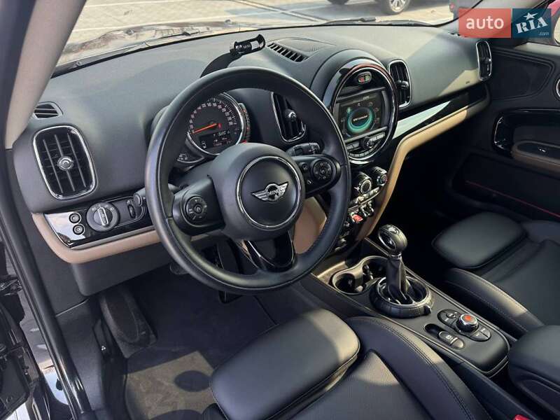 Хэтчбек MINI Countryman 2017 в Киеве