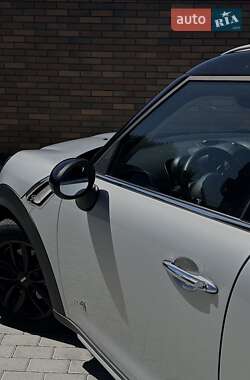 Внедорожник / Кроссовер MINI Countryman 2016 в 