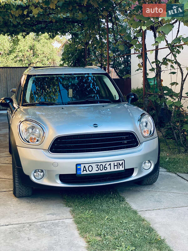 Хэтчбек MINI Countryman 2011 в Тячеве