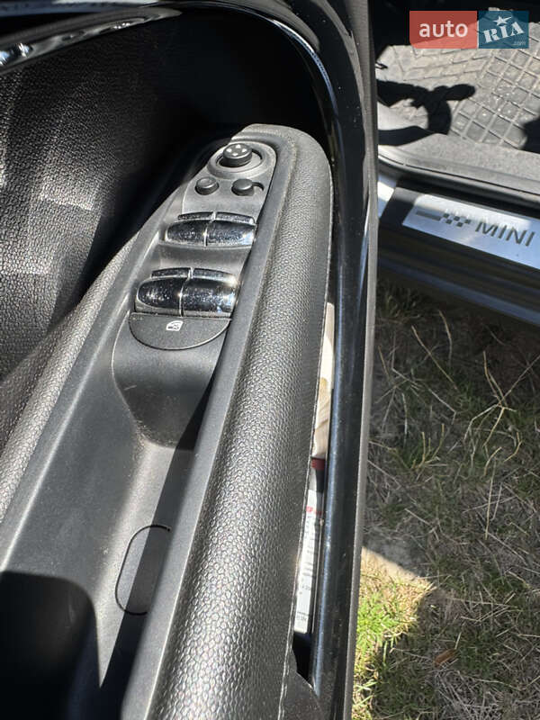 Внедорожник / Кроссовер MINI Countryman 2014 в Киеве фото 15 Внедорожник / Кроссовер MINI Countryman 2014 в Киеве