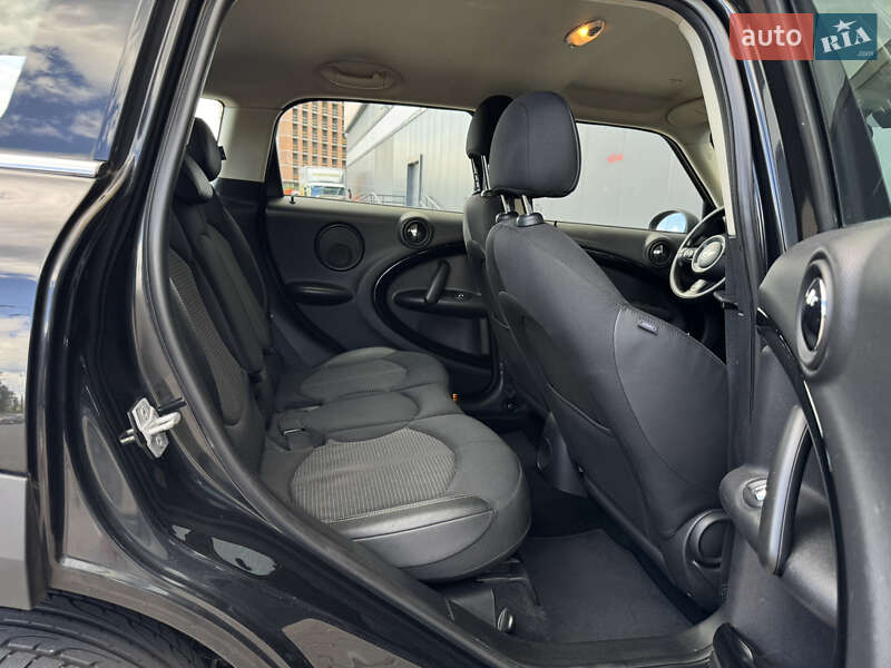 Внедорожник / Кроссовер MINI Countryman 2015 в Киеве