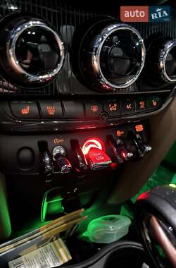 Хэтчбек MINI Countryman 2019 в 