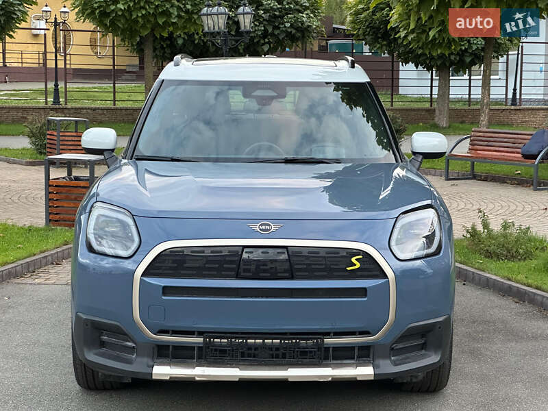 Внедорожник / Кроссовер MINI Countryman 2024 в Киеве