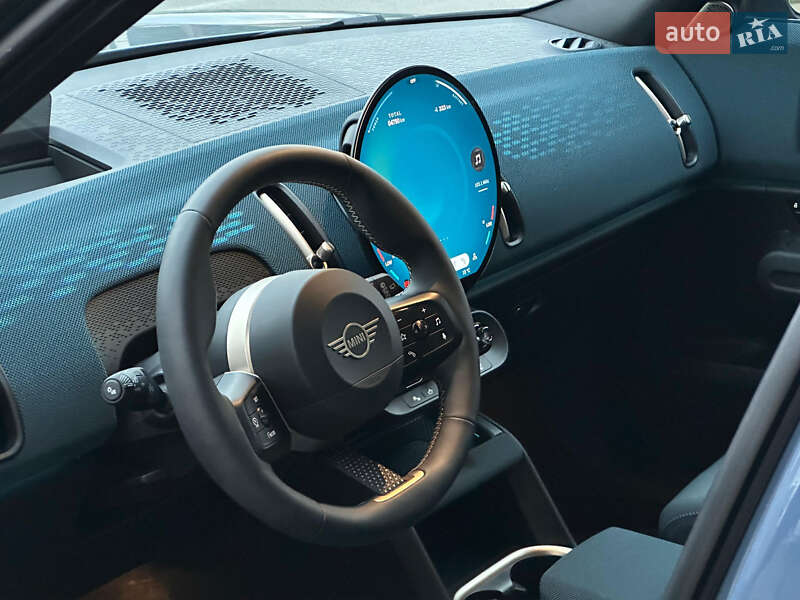 Внедорожник / Кроссовер MINI Countryman 2024 в Киеве