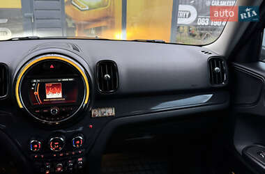 Хэтчбек MINI Countryman 2018 в 