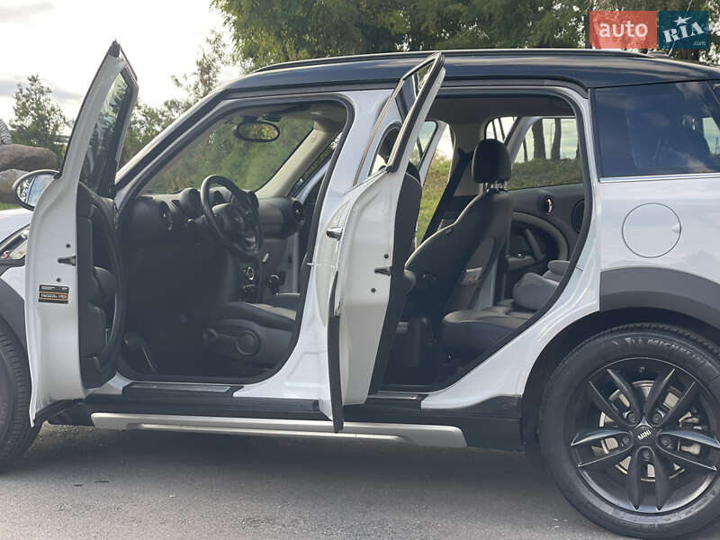 Внедорожник / Кроссовер MINI Countryman 2016 в Киеве
