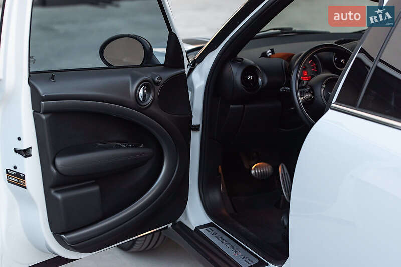 Внедорожник / Кроссовер MINI Countryman 2015 в Черкассах