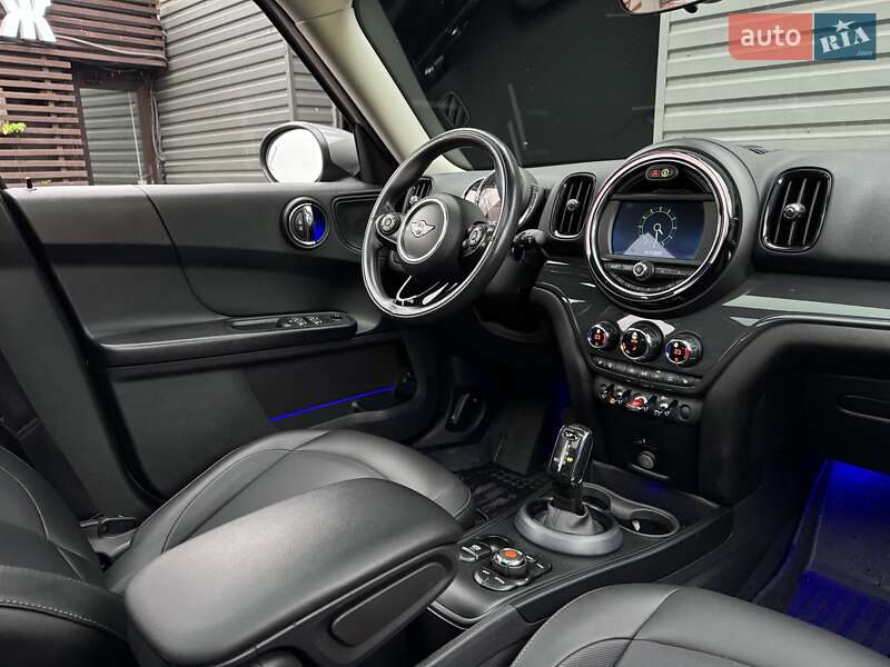 Хэтчбек MINI Countryman 2019 в Киеве