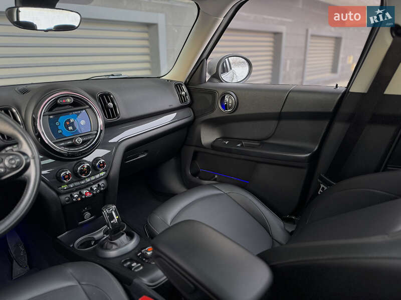 Хэтчбек MINI Countryman 2019 в Киеве фото 17 Хэтчбек MINI Countryman 2019 в Киеве
