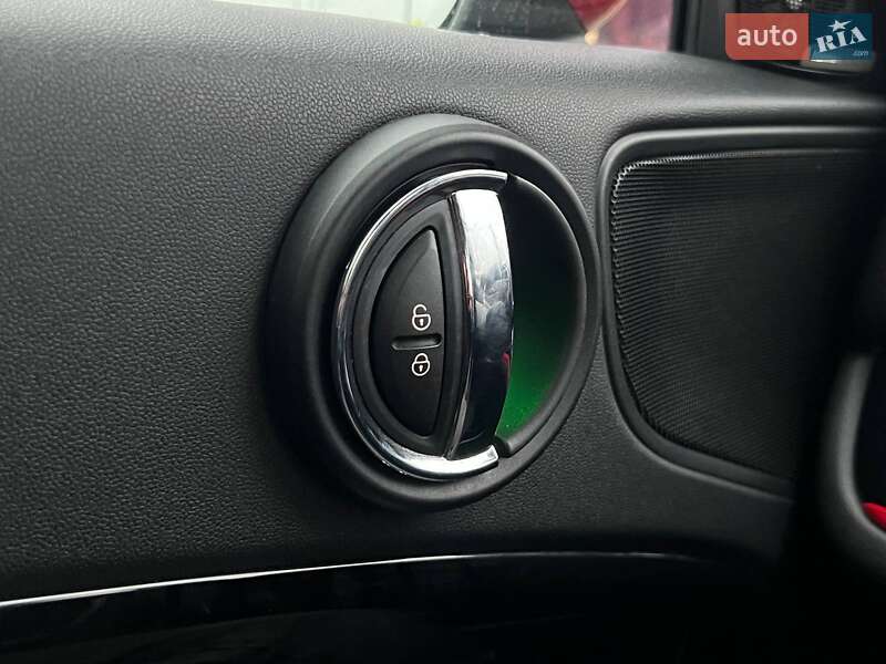 Хэтчбек MINI Countryman 2019 в Киеве