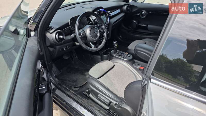 Хэтчбек MINI Electric 2021 в Калуше