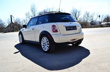 Хэтчбек MINI Hatch 2013 в Киеве