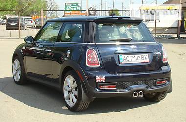 Хэтчбек MINI Hatch 2013 в Киеве