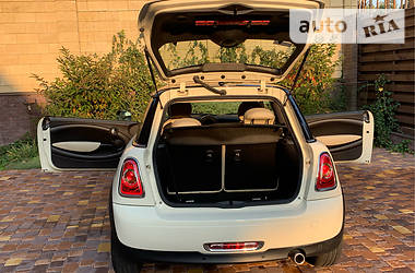 Хетчбек MINI Hatch 2012 в 