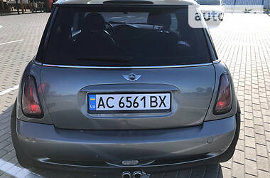 Хэтчбек MINI Hatch 2003 в Нововолынске