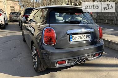 Купе MINI Hatch 2019 в 