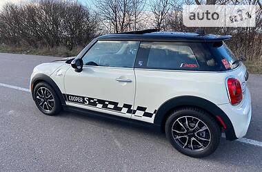 Хетчбек MINI Hatch 2014 в 