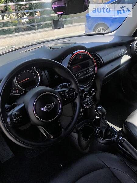 Хэтчбек MINI Hatch 2014 в Киеве
