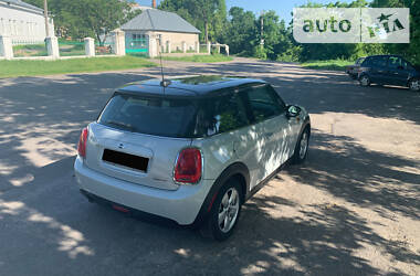 Хетчбек MINI Hatch 2014 в 
