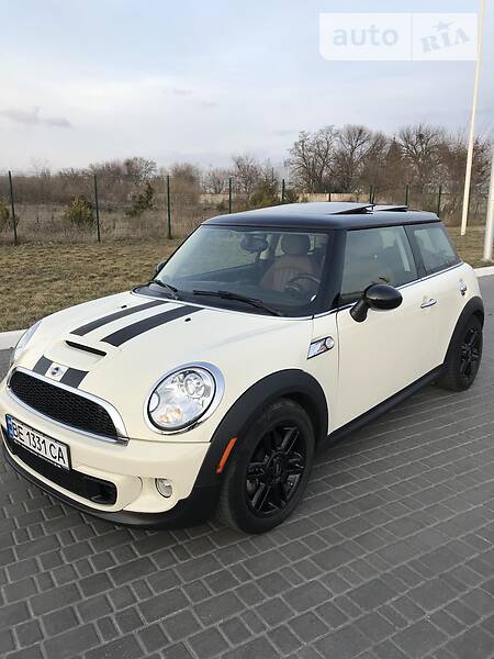 Хетчбек MINI Hatch 2013 в 